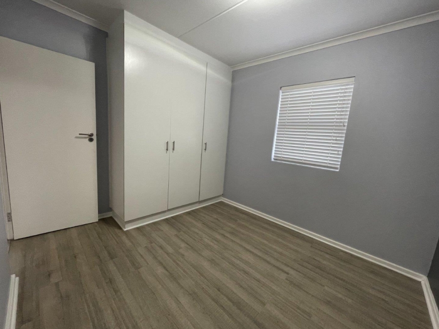 To Let 2 Bedroom Property for Rent in Grassy Park Western Cape